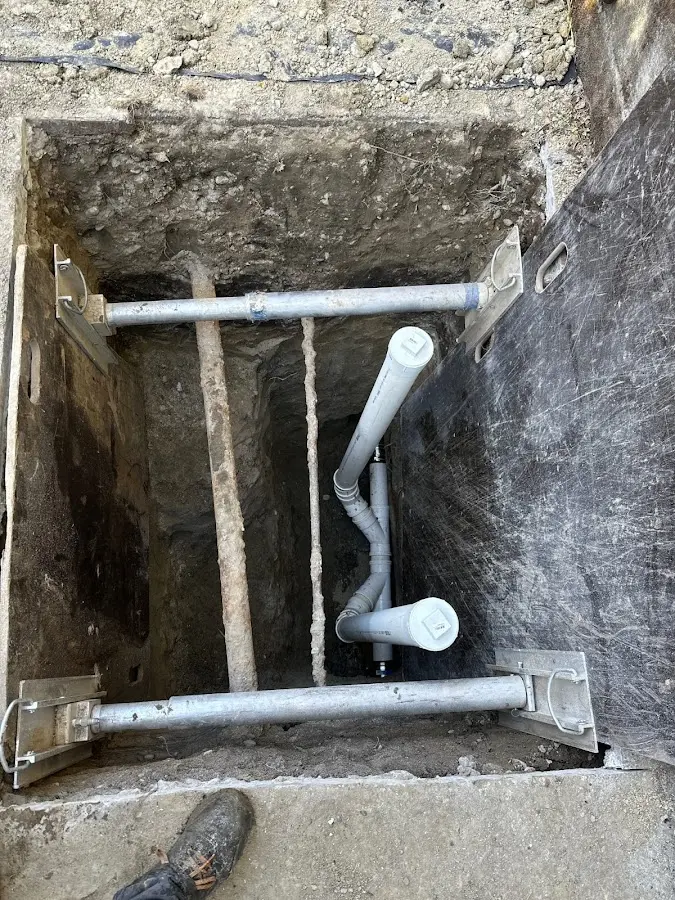 Experienced plumber completing Drain Cleaning work in Humboldt Hill